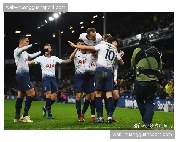 桑德兰1-0热刺：穆杰莱折射破门，热刺14轮不胜陷降级区