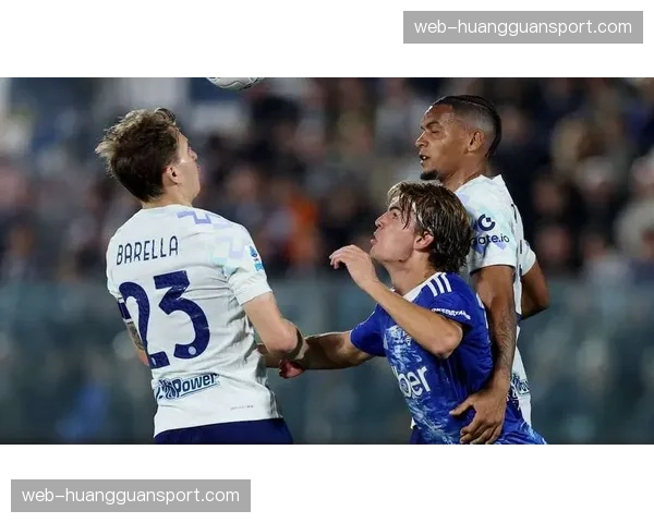 图拉姆邓弗里斯各入2球，国际米兰4-3逆转科莫